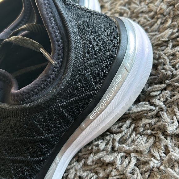 Women's APL Techloom Phantom Sneaker Black Metallic Silver Size 7 - Picture 5 of 10